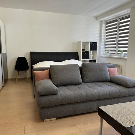 S Balkonom Do Vnutrobloku Apartament Bańska Bystrzyca